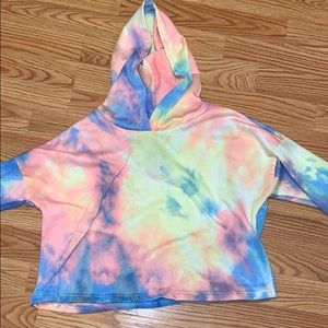 tye-dye cropped hoodie